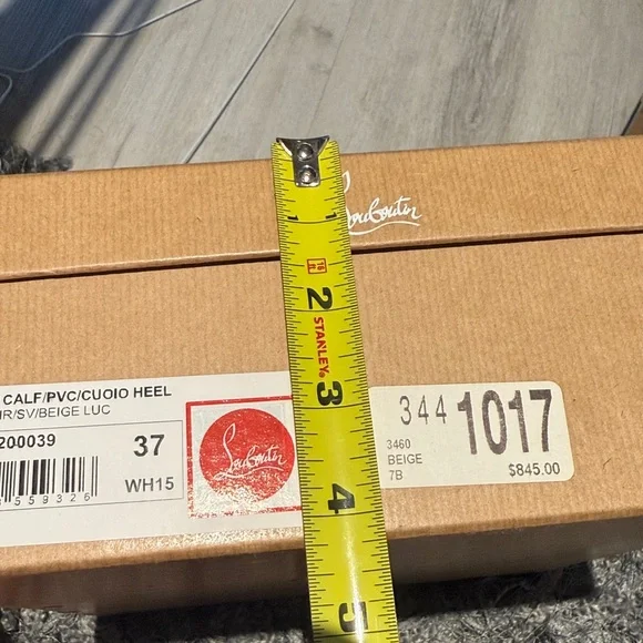 Christian Louboutin Tan Box with White Logo - Picture 5 of 5